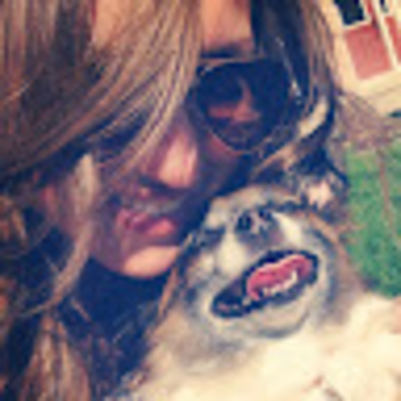 Meet your Posher, Naomi - Picture 1 of 1